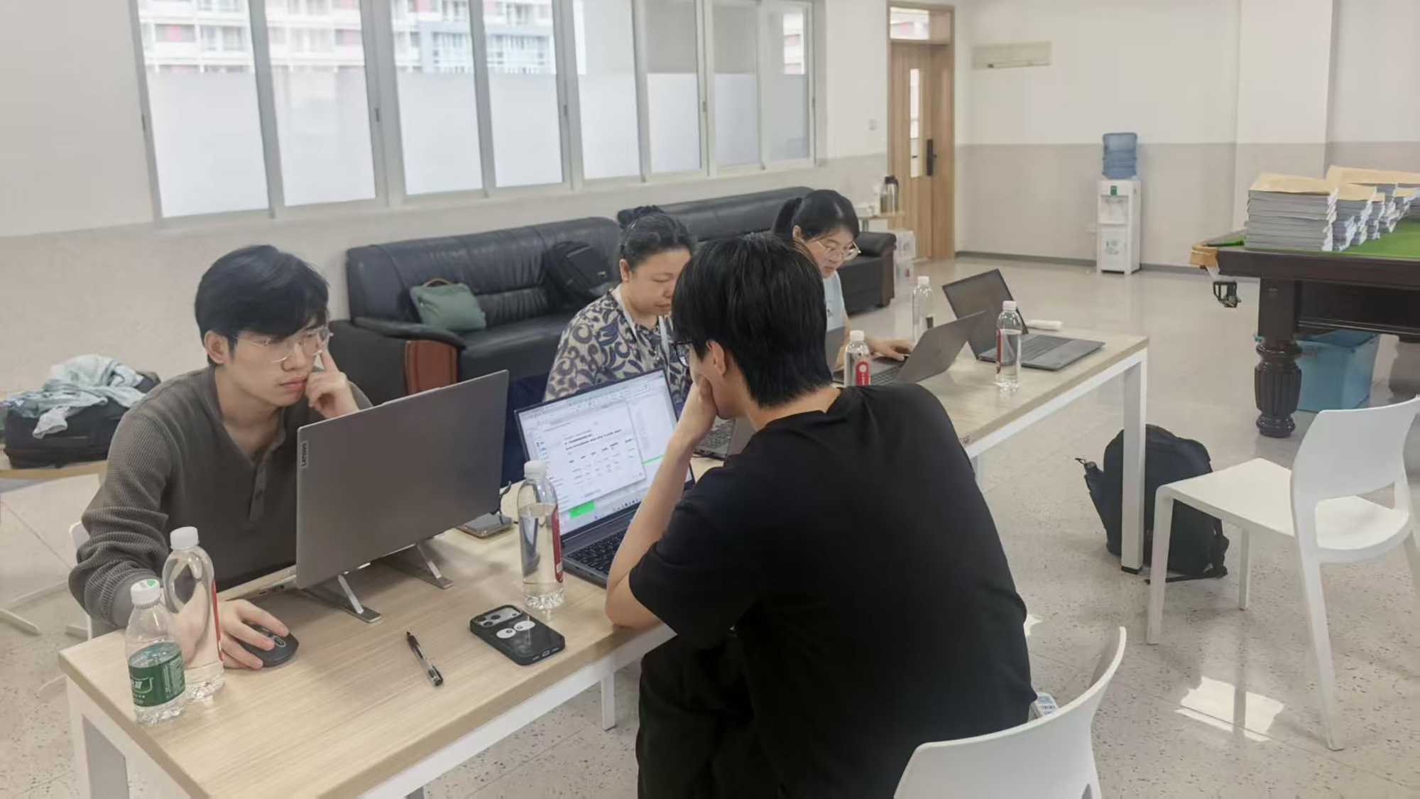 罗杰中-1.jpg 罗杰中-1.jpg