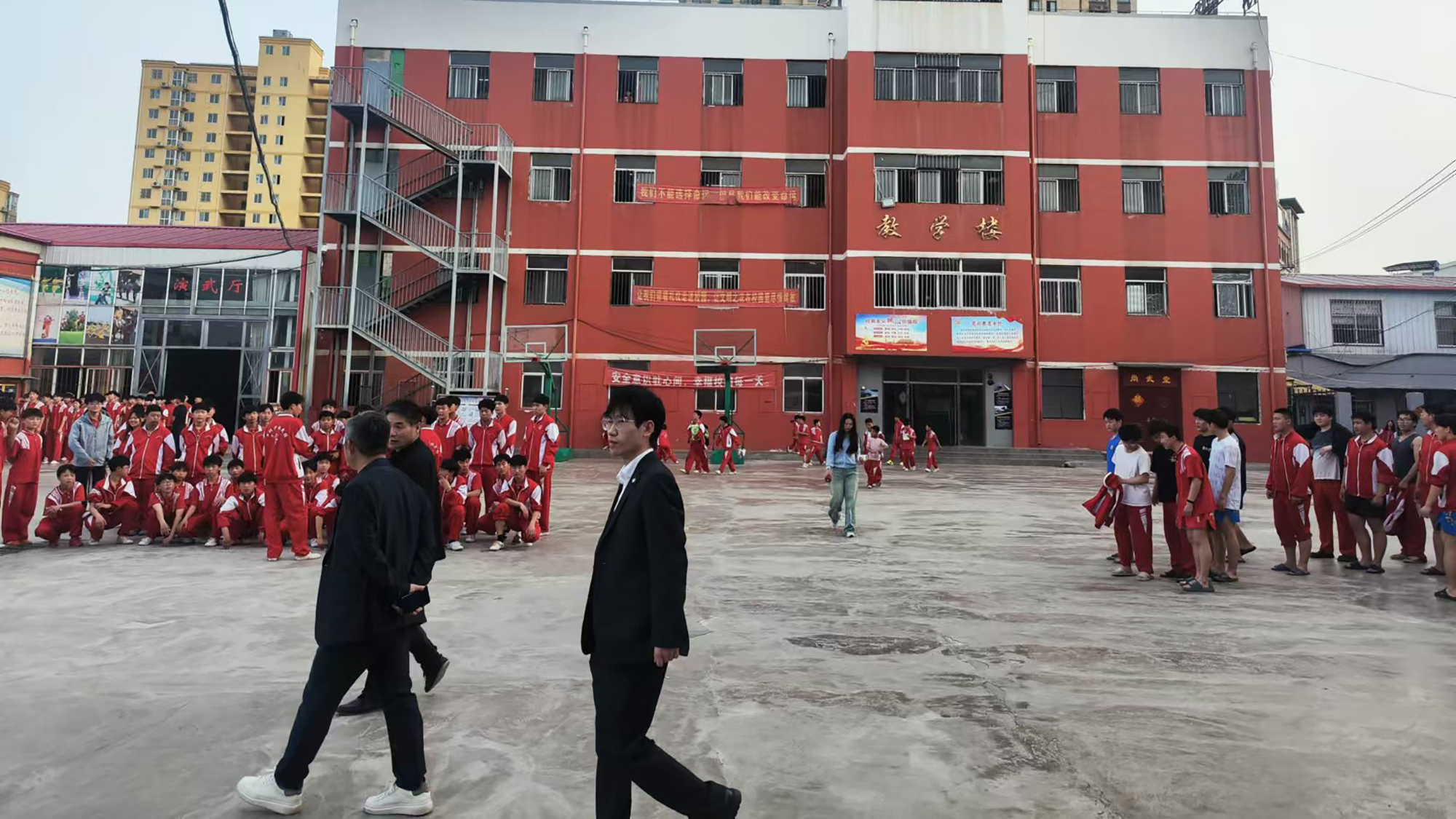 罗杰中-2.jpg 罗杰中-2.jpg