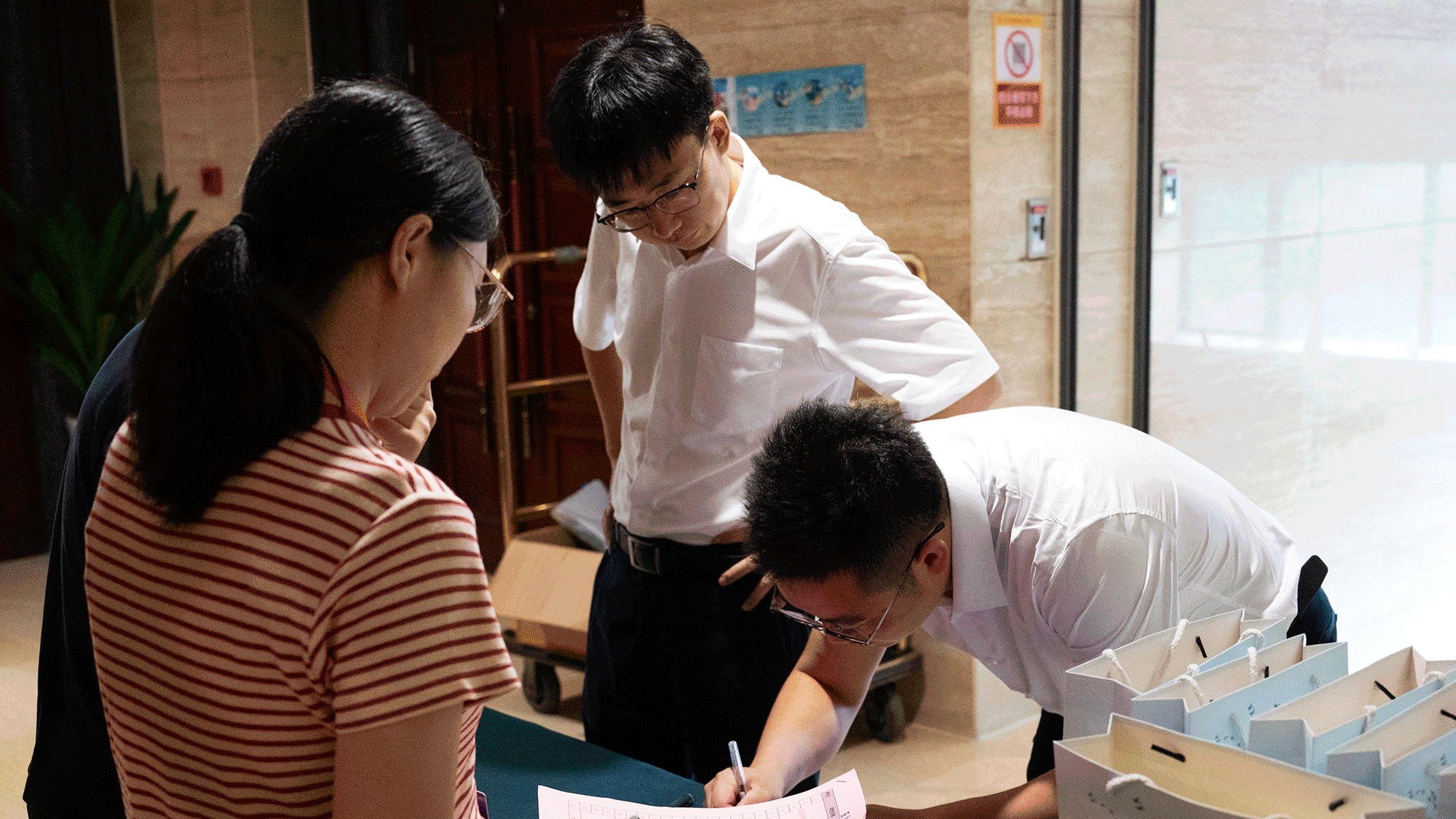 签到.gif 签到.gif