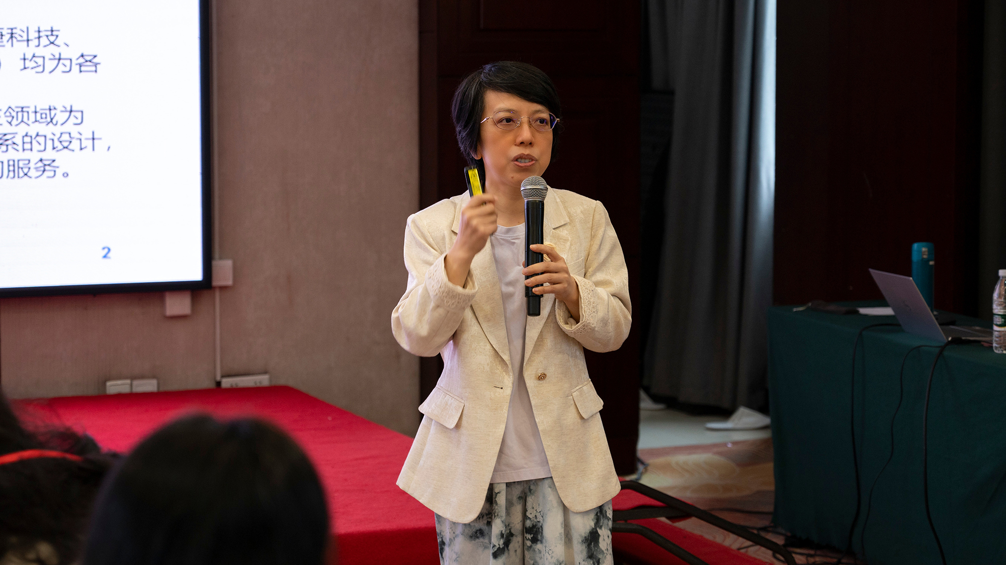 刘老师-1.jpg 刘老师-1.jpg